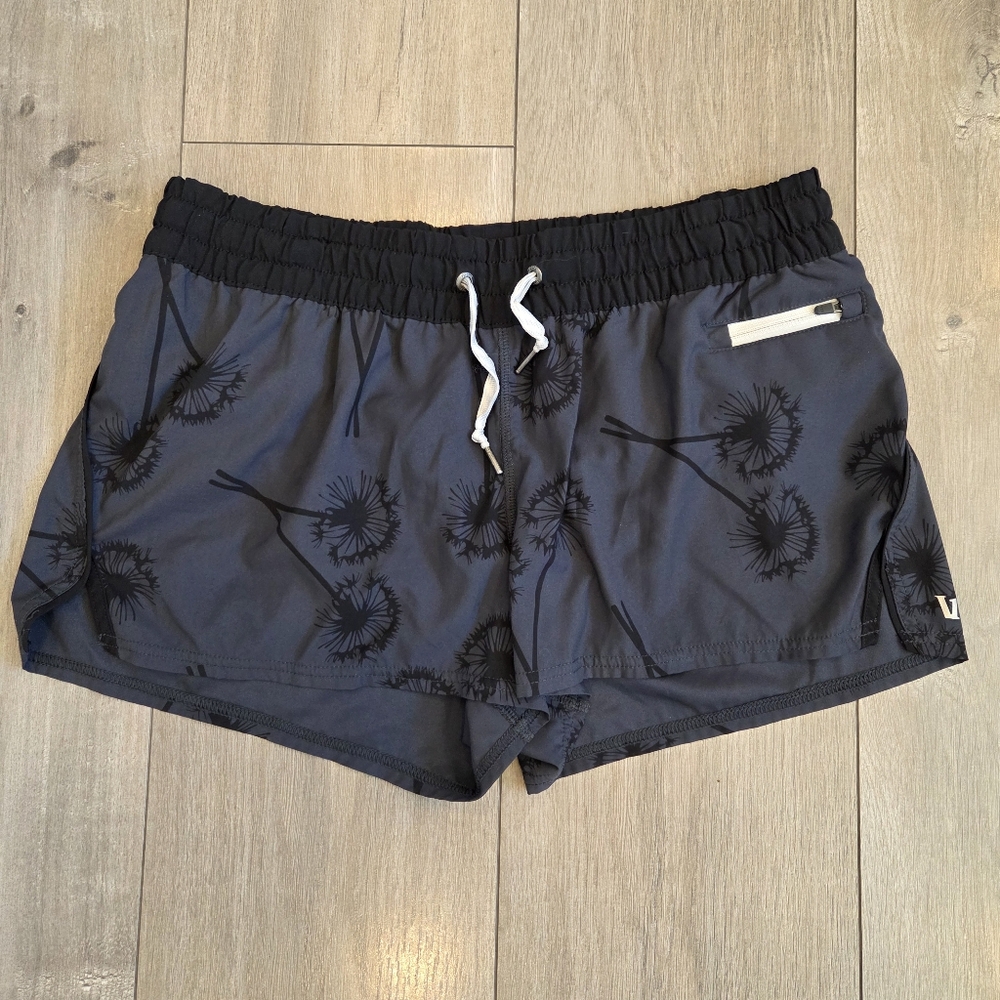 Vuori Clementine Dandelion Print Charcoal Grey + Black Athletic Shorts Size M